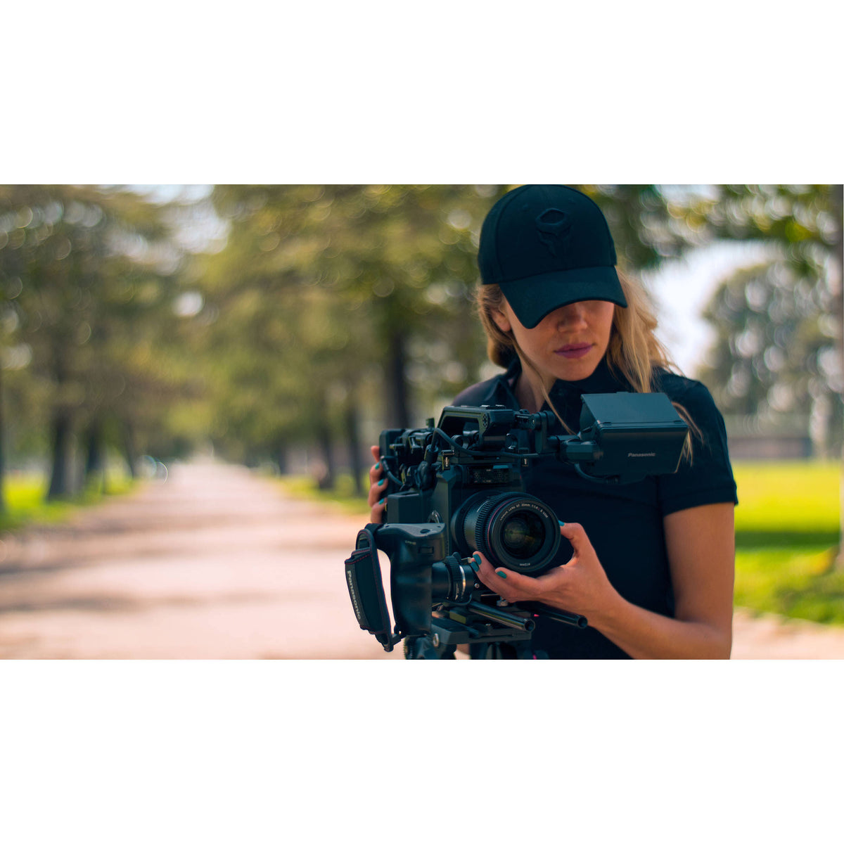 Camera Cage with V-Mount Battery Plate Q80129