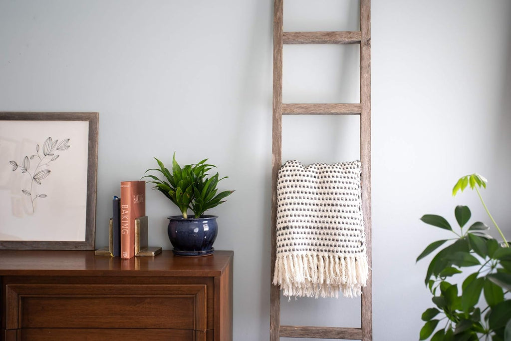 4 ft White Wash Reclaimed Wood Decorative Ladder K7907